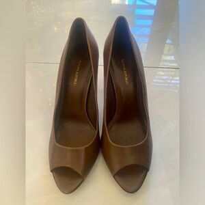 Banana Republic size 8 peep toe heel.
